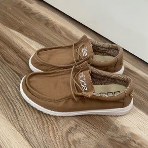 Hey dude shoes. Size 6 youth